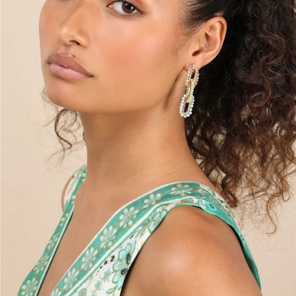 Lulu's Pearl and Gold Double Hoop Earrings - Picture 4 of 5